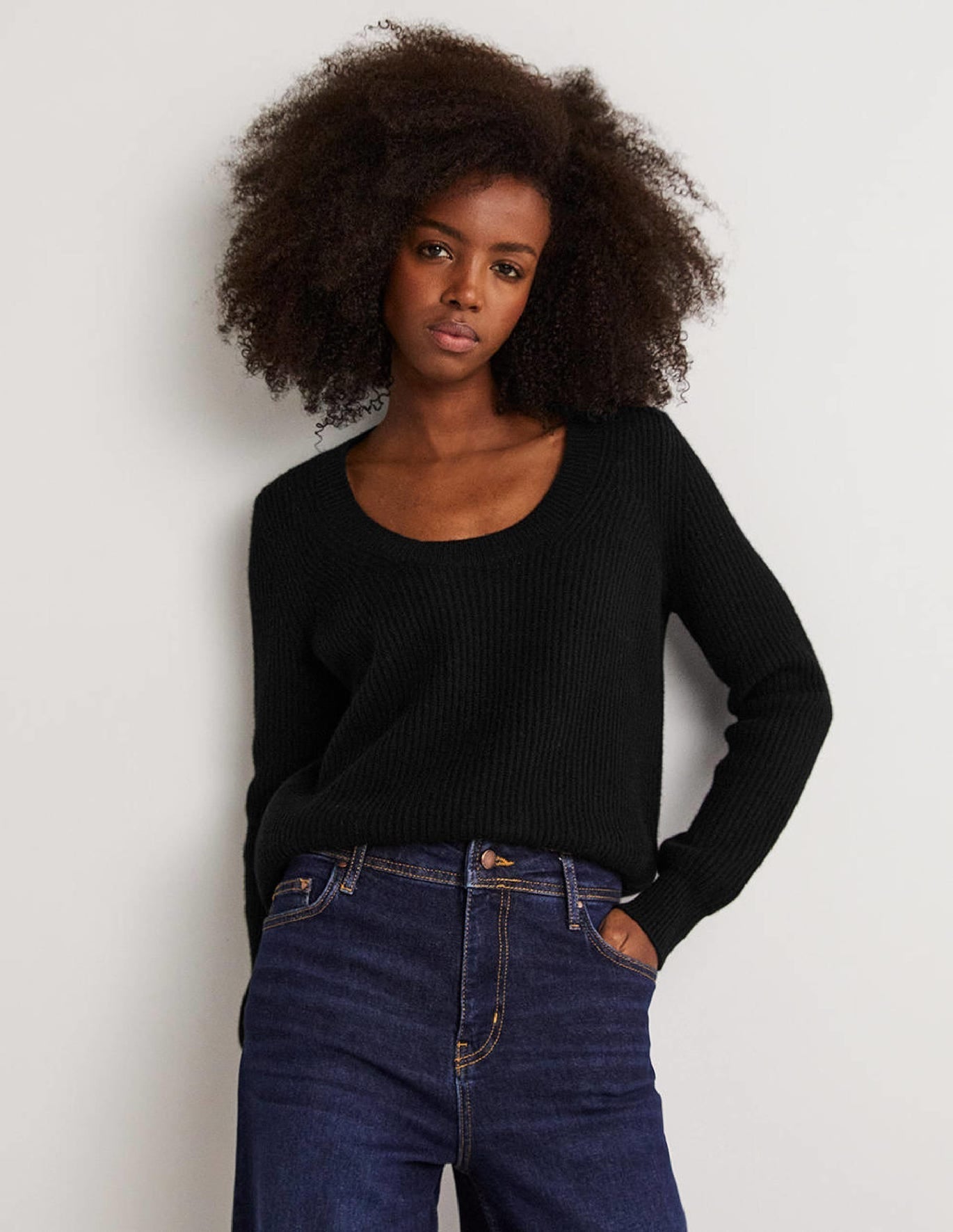 cashmere-scoop-neck-jumper