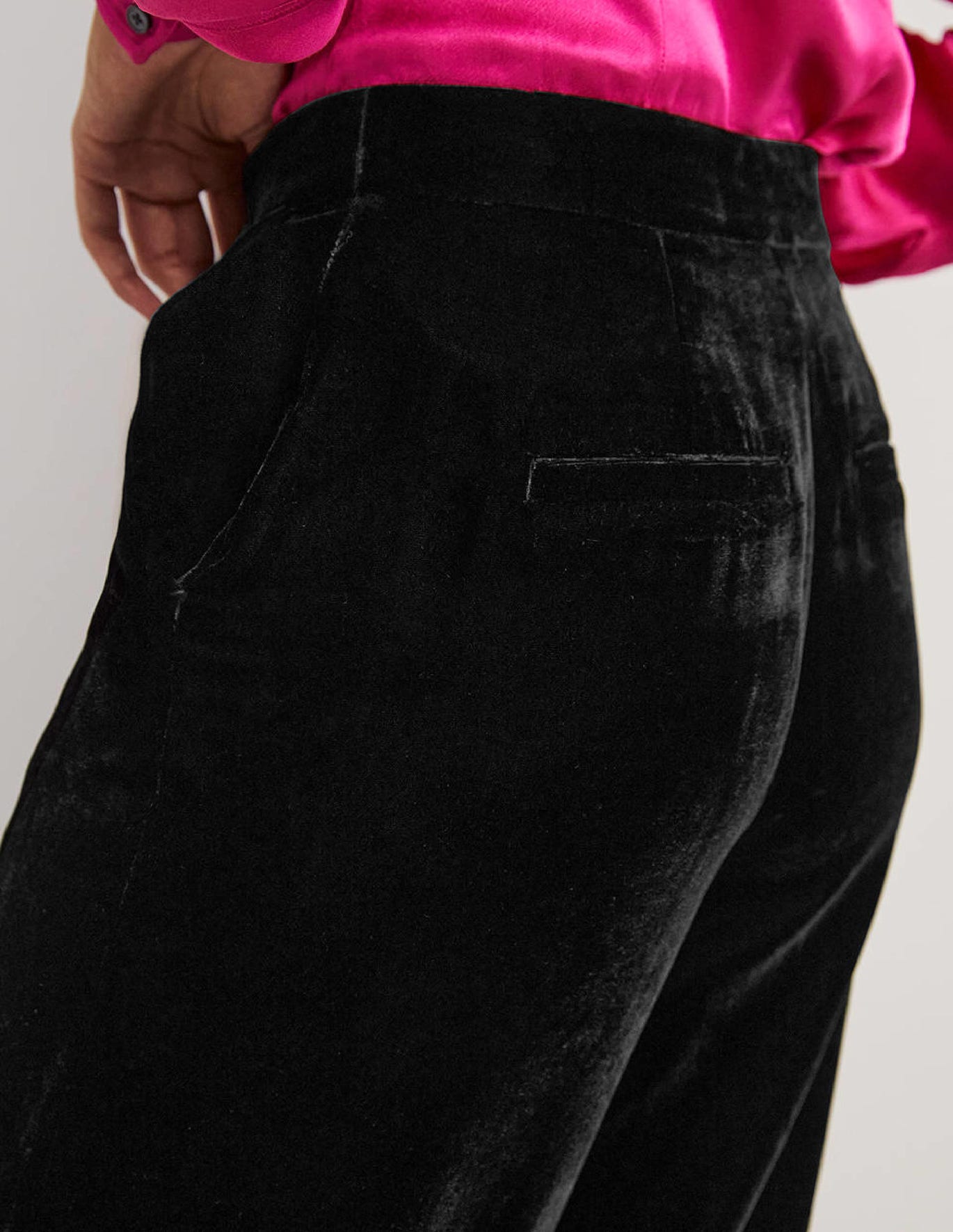 black-velvet-wide-leg-pants